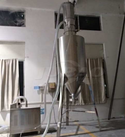 真空上料机的真空泵的喷粉现象出现的原因处理方法