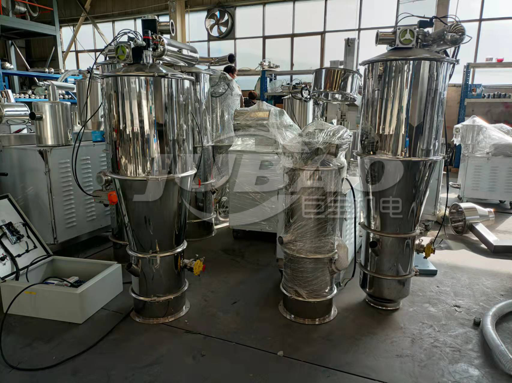 导致真空上料机出现漏料的现象是什么原因导致的